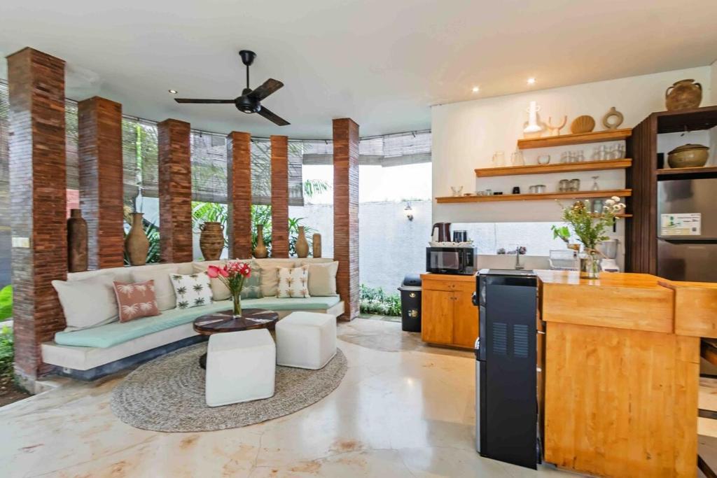 Huge & Good location 6 BR Villa in Seminyak, Seminyak