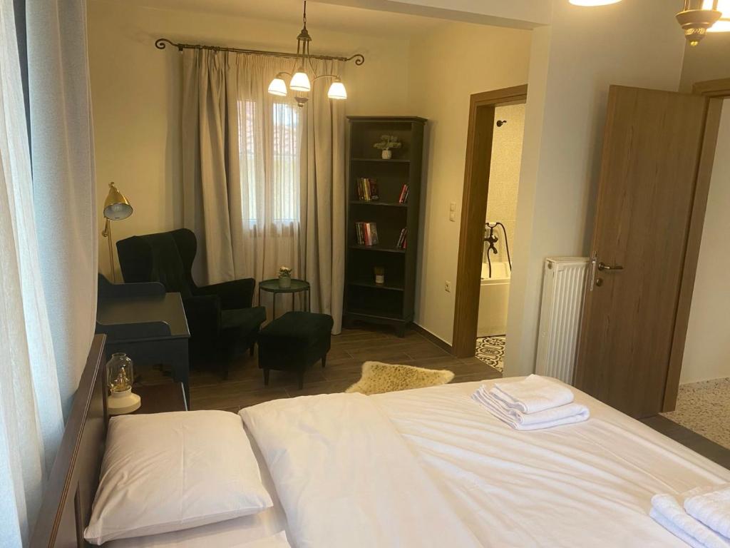 Old Castle 3, Palaiókastron