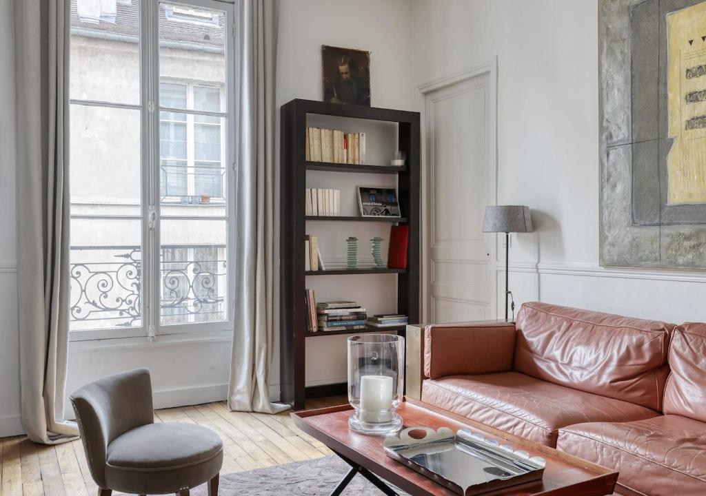 Spacious Typical Parisian Flat - Paris Le Marais - 3