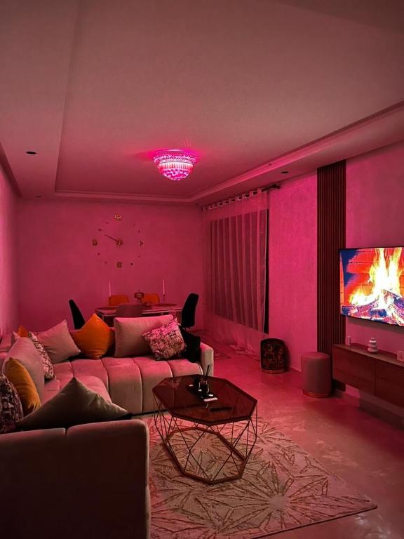 Beautiful Apartment with Seaside Pool, Mansouria