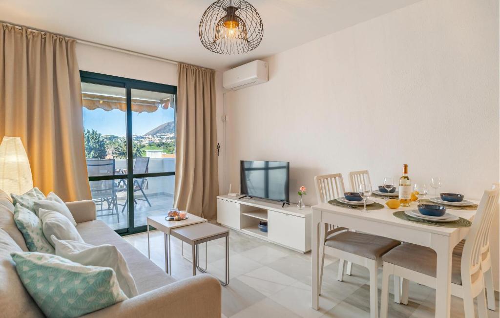 1 Bedroom Nice Apartment In Benalmádena - 3