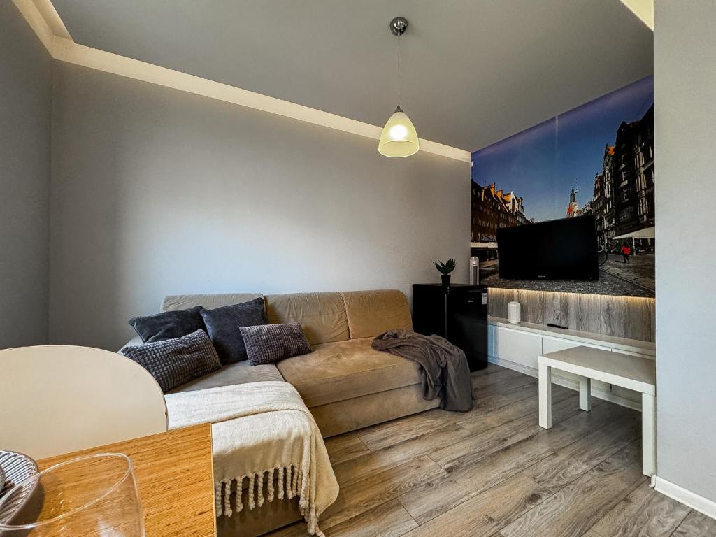 Super studio Centrum, Vratislav