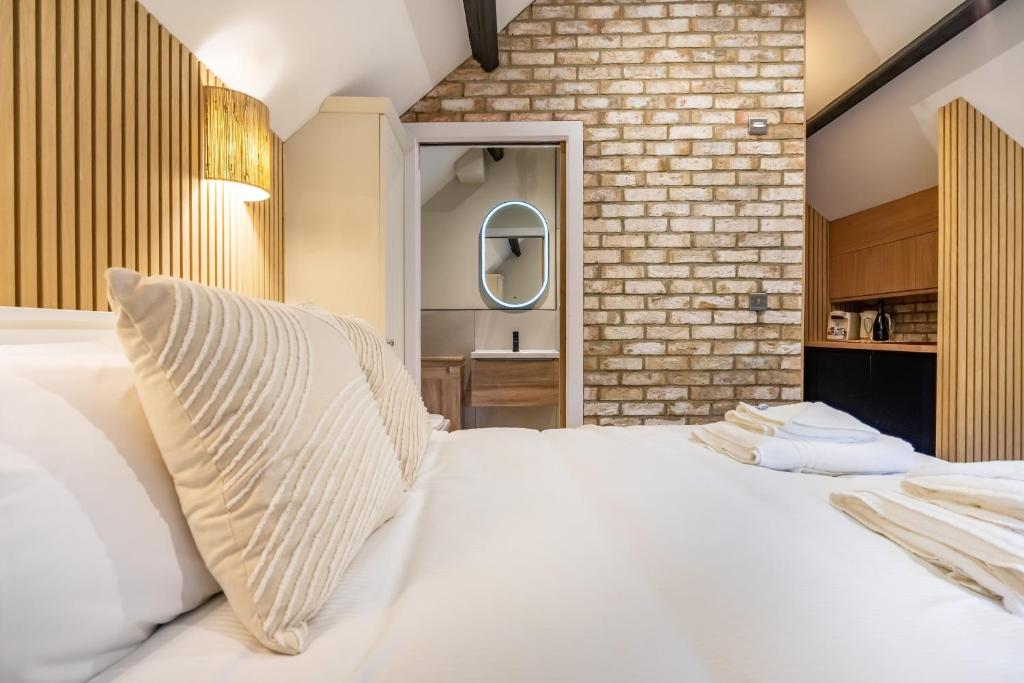 Paradise Apartments, York