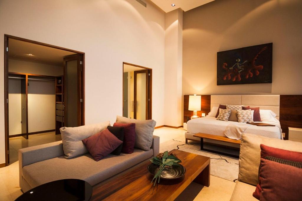 Luxury 6 Bedroom Floating Condo - 3