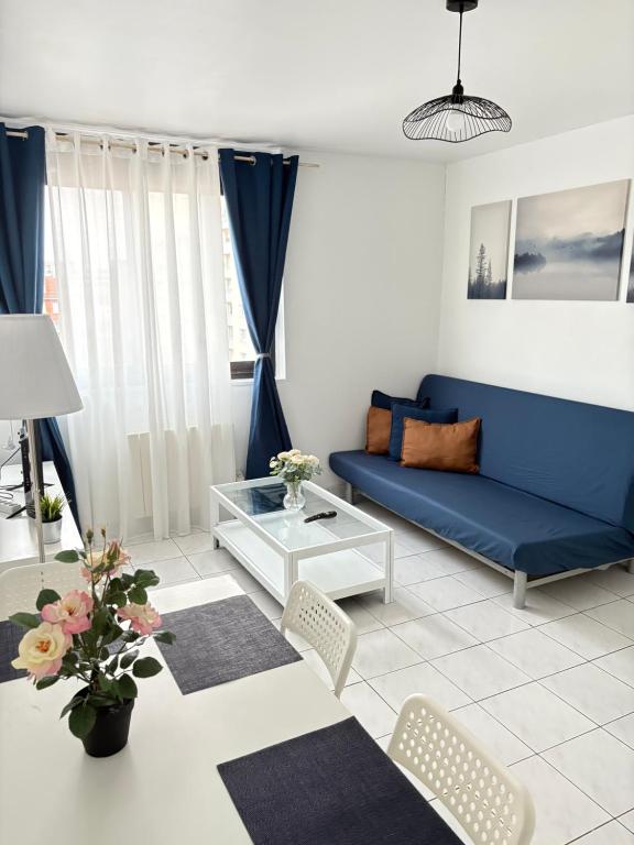 F3 avec Projecteur à 2 min du métro, Saint-Ouen