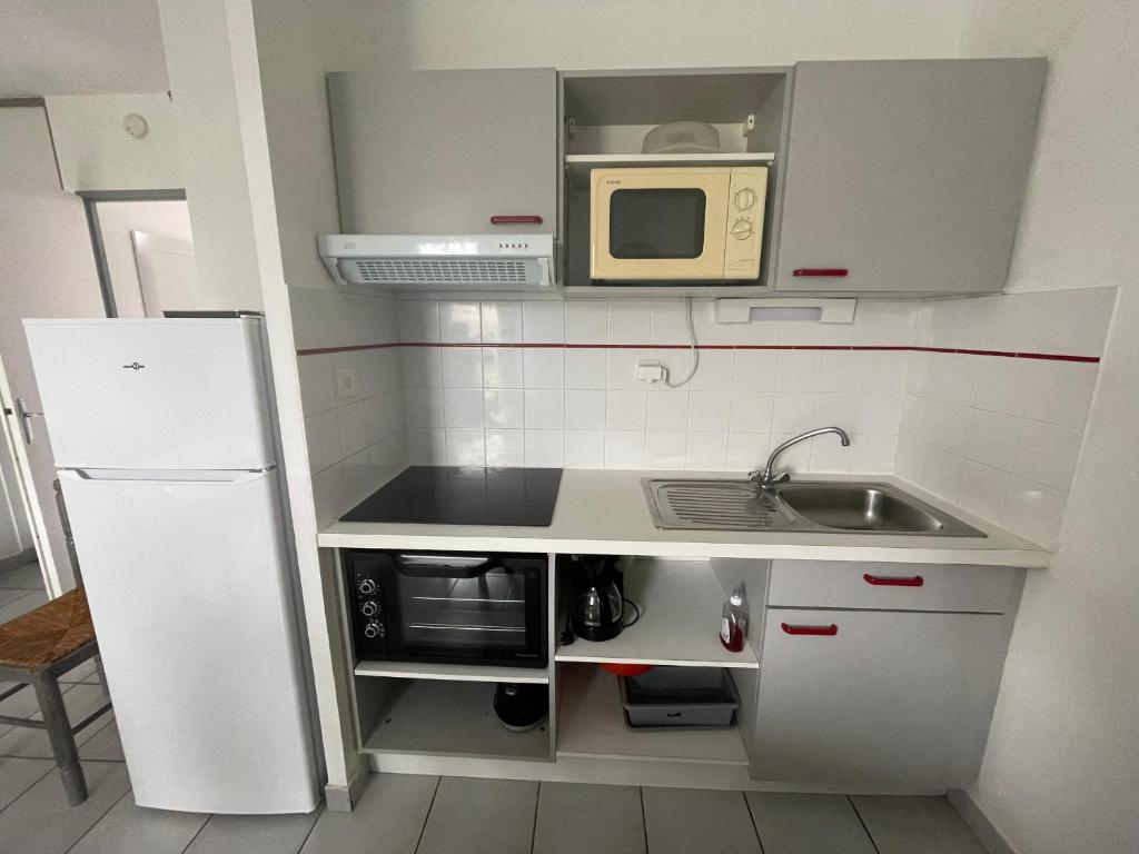 Maison avec Jardin, 900m Plage, 2 Chambres, Parking Inclus, Animaux Acceptés - La Tranche-sur-Mer - FR-1-22-173 - 3