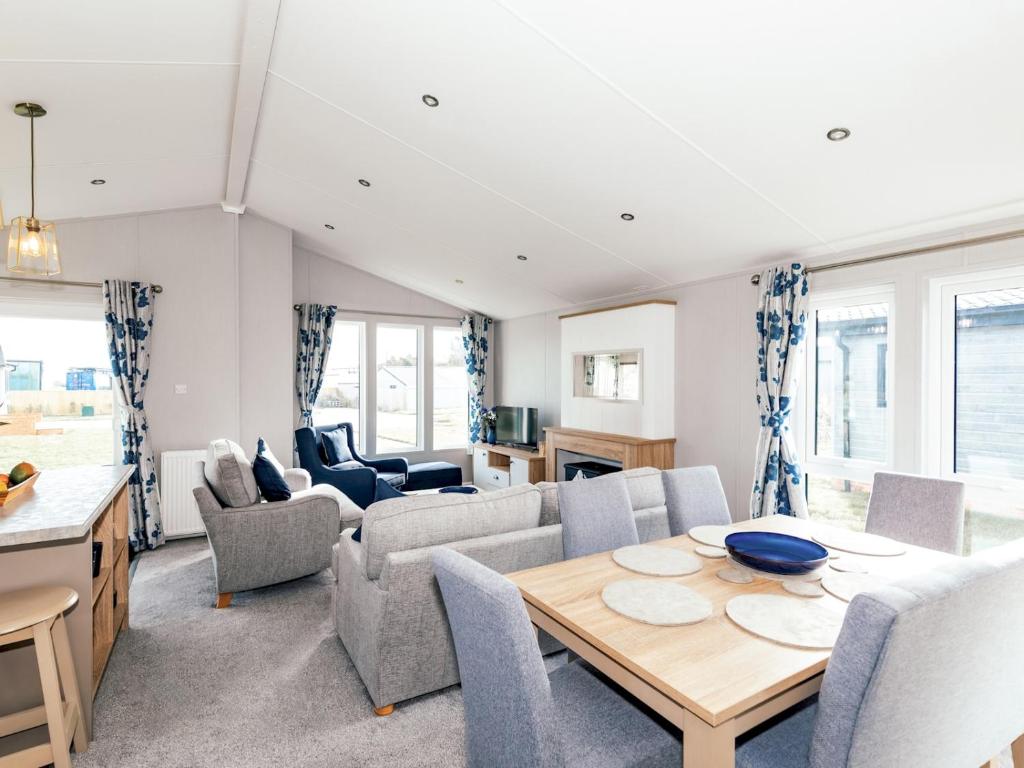 Pass the Keys Avalon Lodge - Shepton Mallet, Shepton Mallet