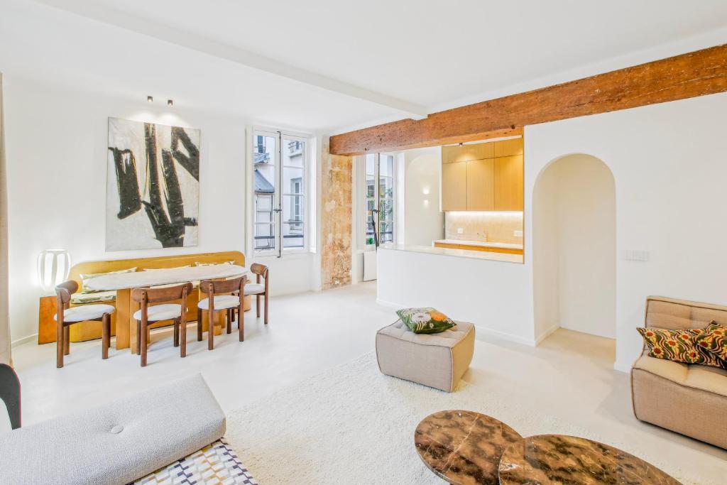Refined Elegance in Central Paris - 3