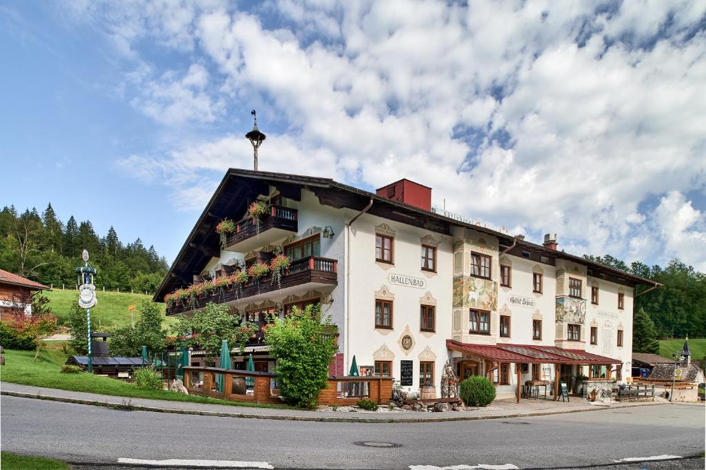 Aktivhotel & Gasthof Schmelz Ihr familienfreundliches Urlaubs Hotel mit Wellness, Almsauna, Chiemgau Karte - 3