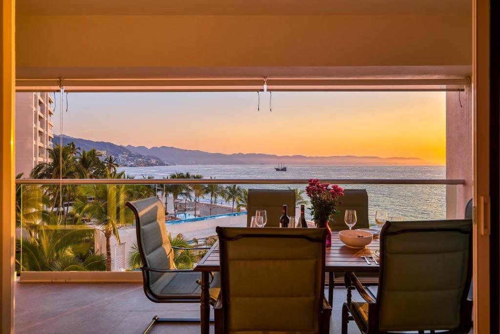 Luxury Oceanfront Condo Residence - 5