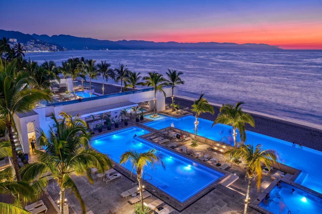 Luxury Oceanfront Condo Residence - 2