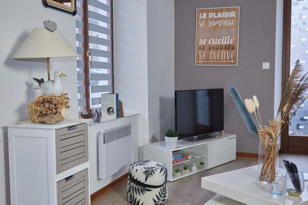 Appartement au pied des remparts avec place de parking - 1