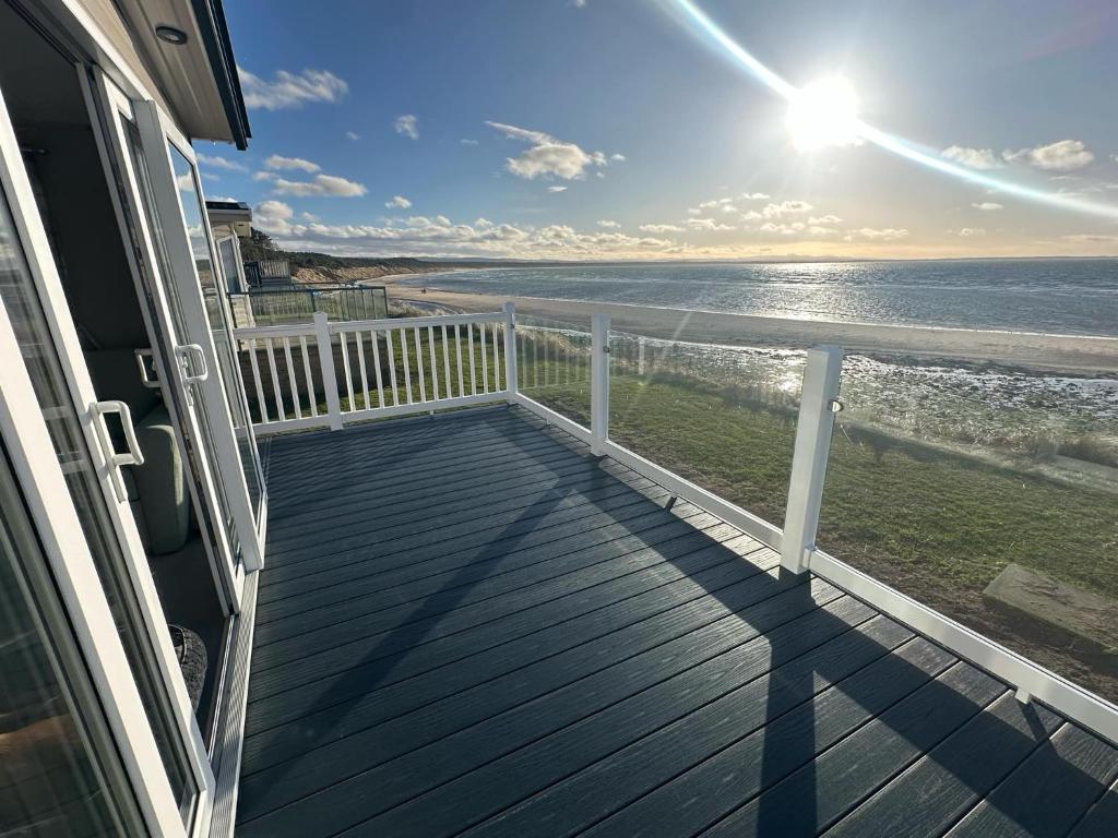 Clearwater View - Stunning sea views from large deck, Burghead