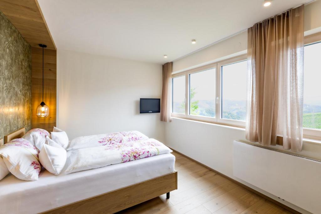 Weingut-Wohlfühlzimmer Adam-Lieleg - 3