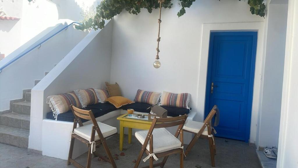 Relax with a view, Batsi