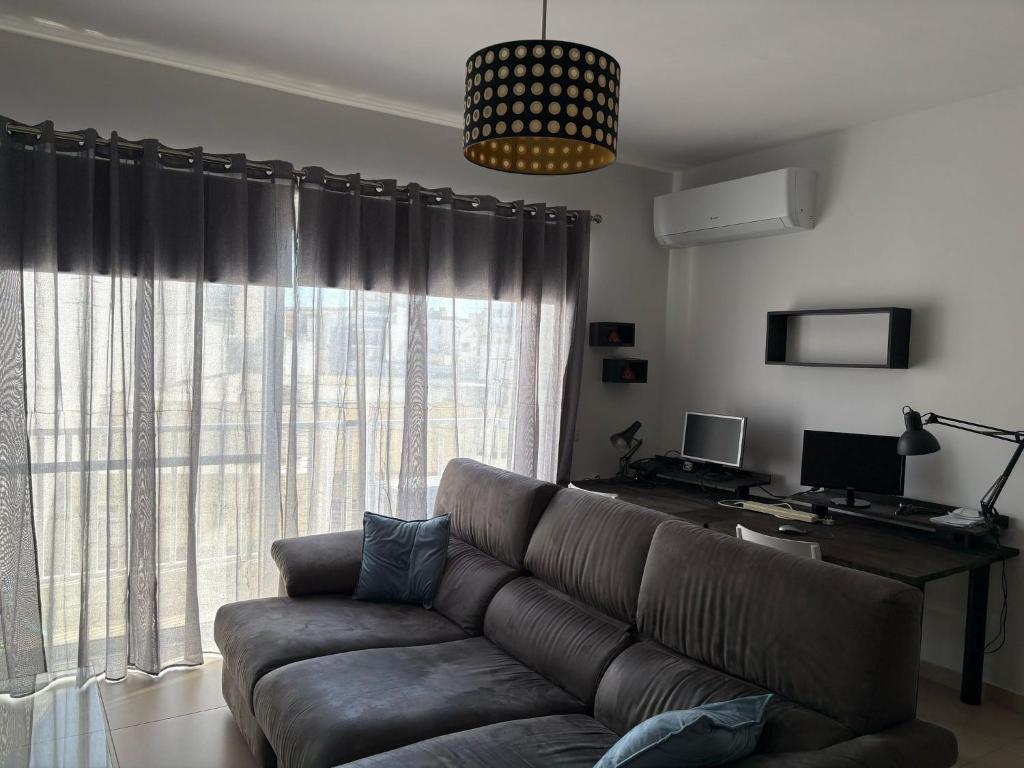 St Julians Central Apartment, Saint Julianʼs