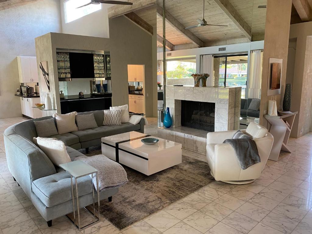 Cloud Nine, Rancho Mirage