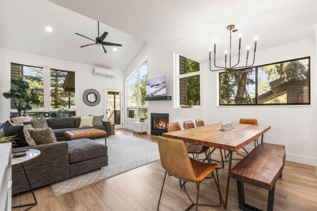 Commanche 41, Park City