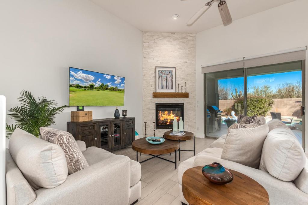 GNS ESSENTIALS - Scottsdale - 11302 E White Feather Ln, Scottsdale