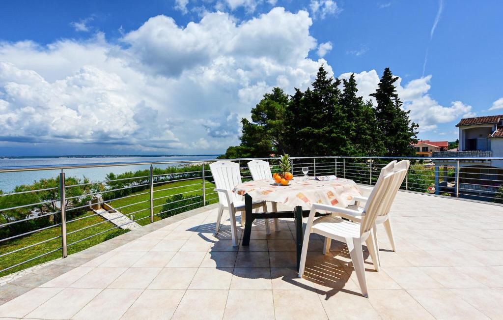 Stunning Apartment In Ugljan With Wifi, Ugljan