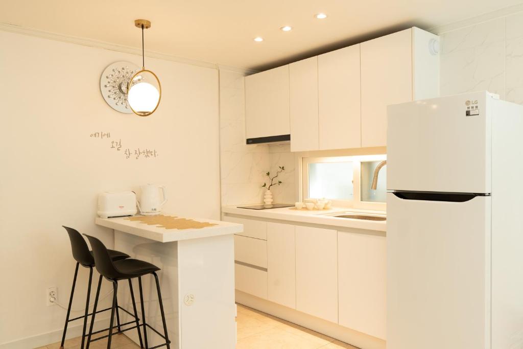 Cozy house- Yongsan, Itaewon, Noksapyeong station, 2R3B