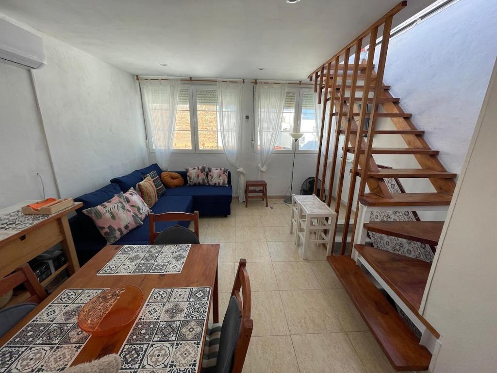 Casa 3 dormitorios centro de Conil en Calle Azucena - 2