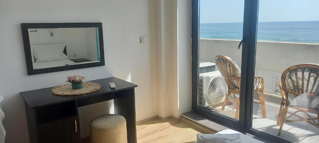 Апартаменти Азур (Azur Apartments)