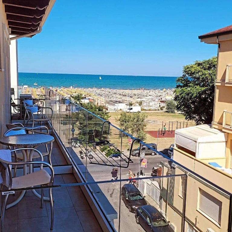 Hotel Vienna Rivazzurra - 2