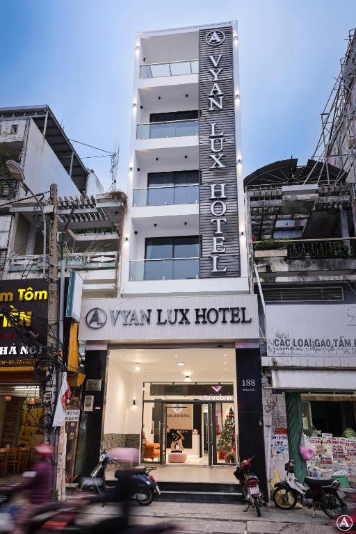 Vyan Lux Hotel