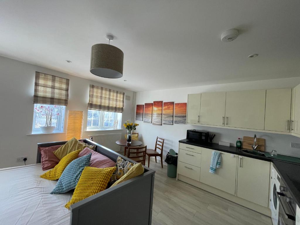 The London Get Away P & M, West Wickham