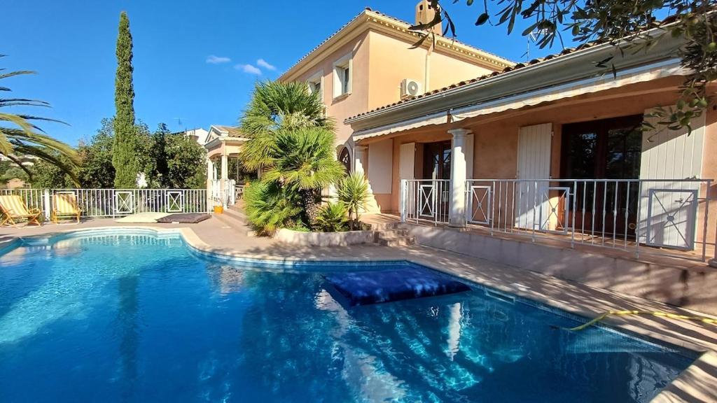 Séjour détente dans une villa avec piscine privée, nature, golf et mer à proximité - 4