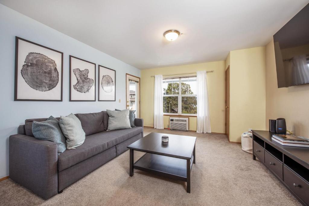 Within minutes to Downtown breweries and waterfront 4369, Hood River