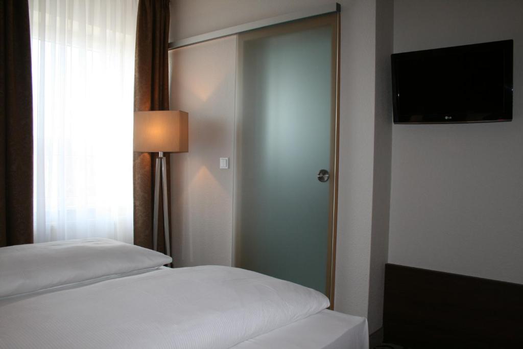 HOTEL PARQEO im A66 photo