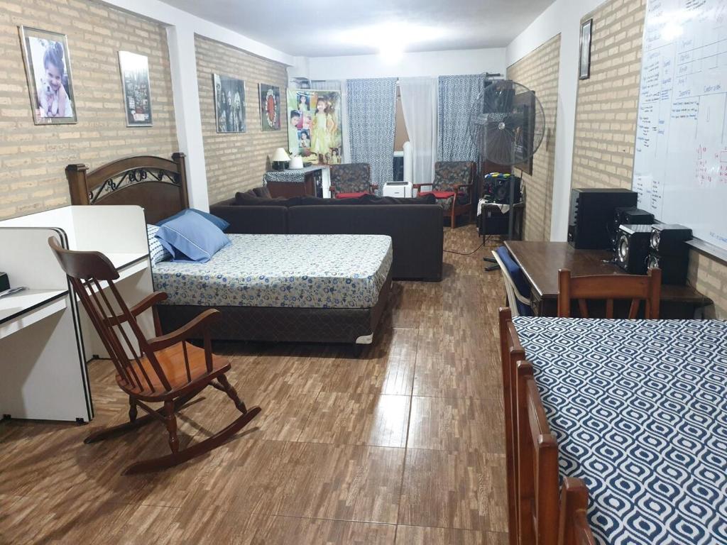 Alquilo Departamento con Sanitario - 1
