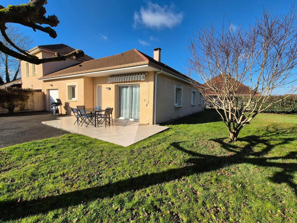 Le gîte de Midi for 6 pers - Quiet garden, Uzein