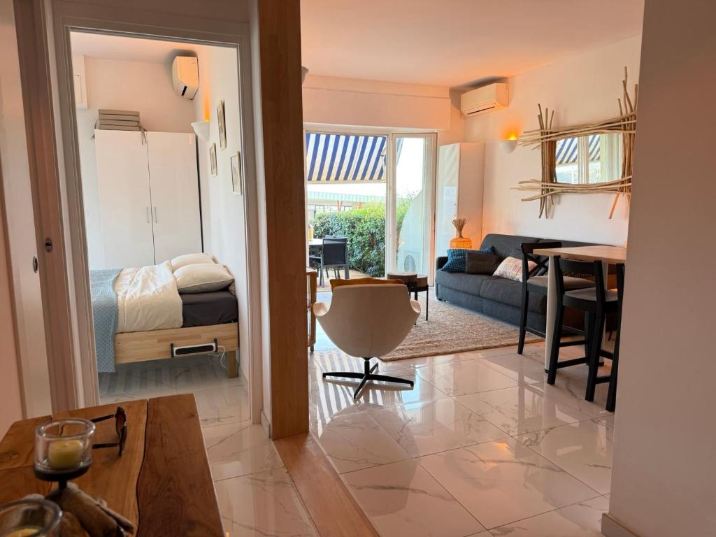 Large Luxury Apartment with garden view over the ocean - 4