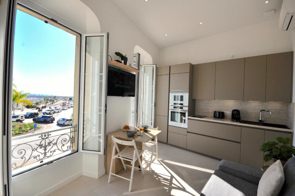 MENTON # MONACO - F1 GP - 4 PERSONS - SEA VIEW - NEW - PARKING - CLIM - PREMIUM - BEACH and SUN - 2