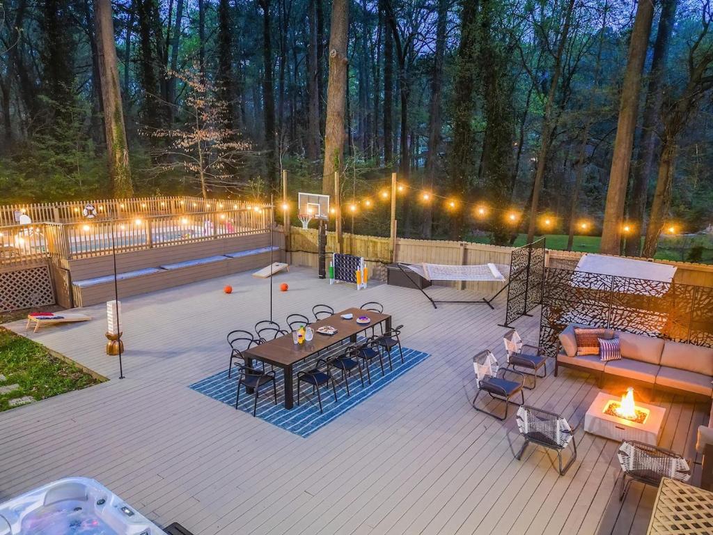 ATL Patio Paradise Pool, HotTub, Theater, GmRm, B-Ball, Atlanta