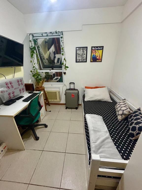 Quarto para Moças - Girls' Room - Somente Mulheres - Only Girls, Rio de Janeiro