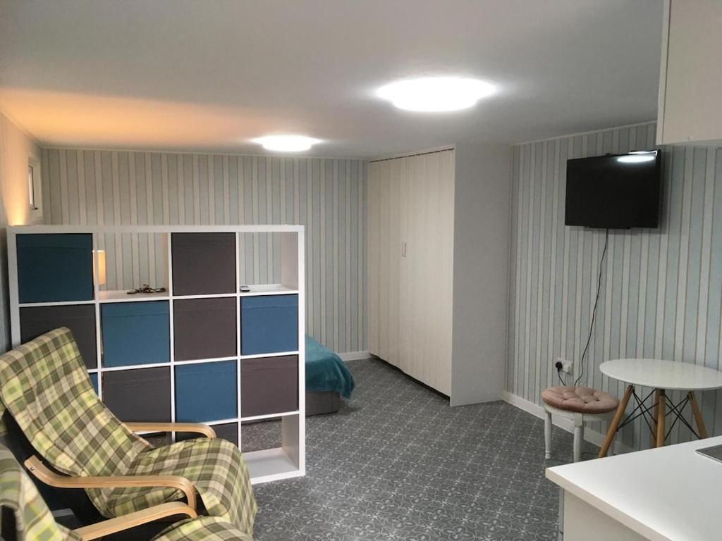 Log cabin studio in Paignton, Paignton