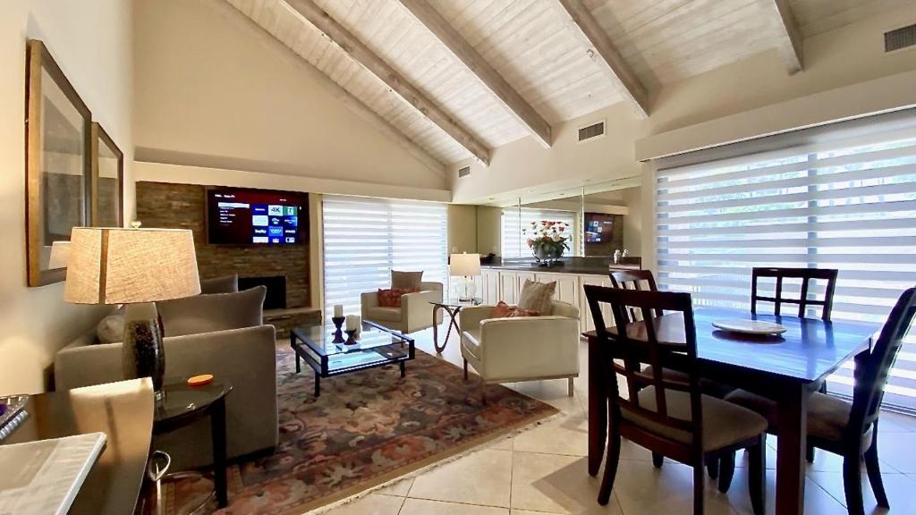 Sophisticated and Chic, Rancho Mirage