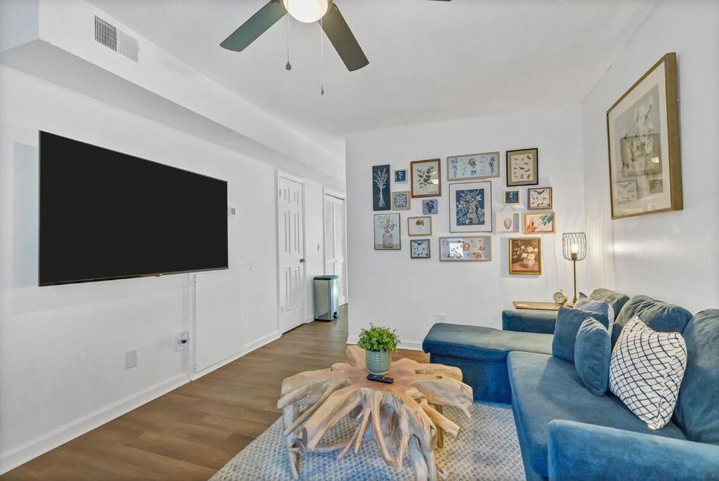 Chic & Modern 2BD Near CAE, West Columbia