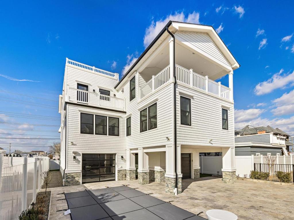 Stunning Ocean Block W-A Pool, New Construction!, Ship Bottom