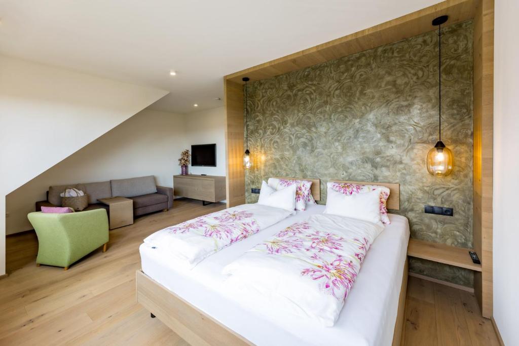 Weingut-Wohlfühlzimmer Adam-Lieleg - 2