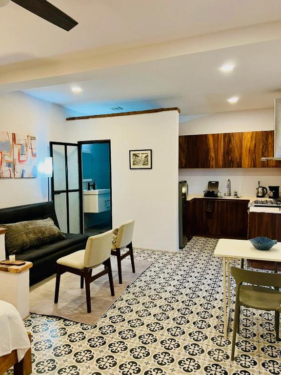 Newly Renovated Studio B1 With Patio Sleeps 4, Puerto Vallarta