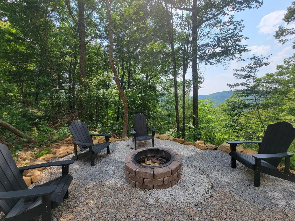 Skyline Chalet, Rogers