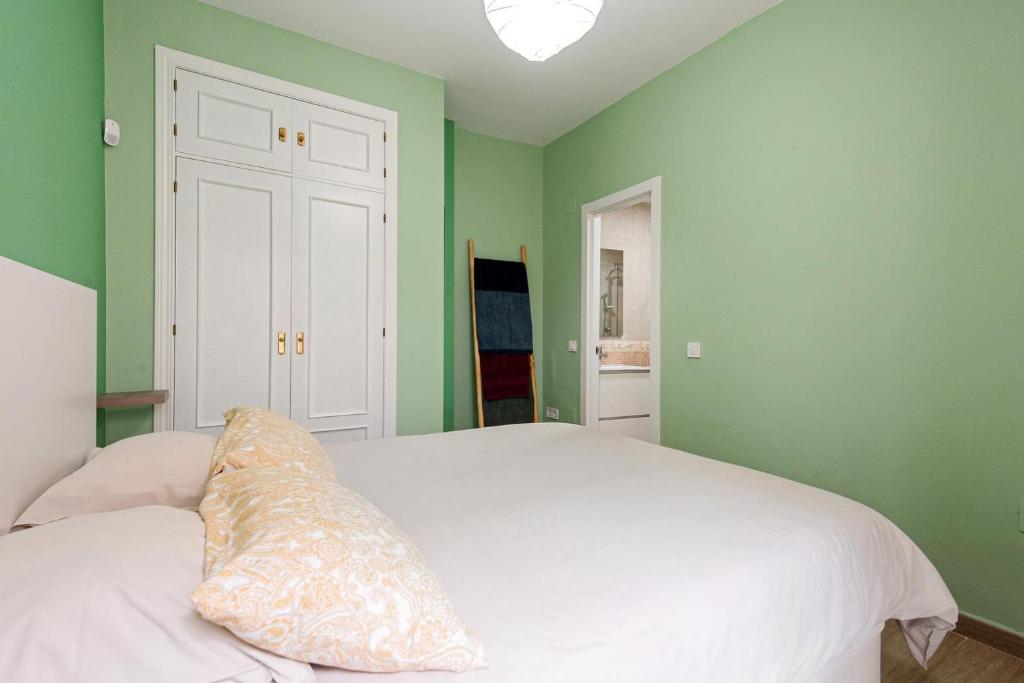1 Bedroom Flat in City Center - 2