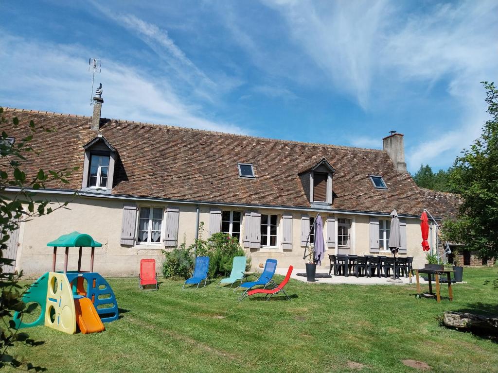 Proche le Mans, Parigné l'Evêque,maison forestière, accueil chevaux possible 11 pers, Parigné-lʼÉvêque