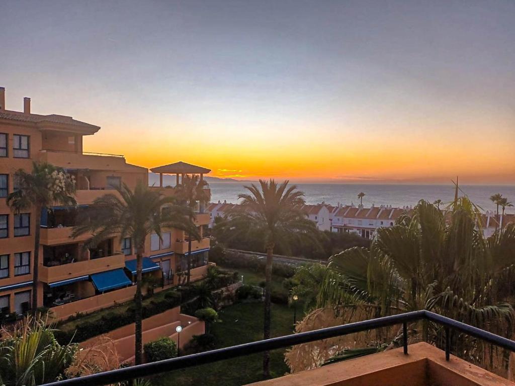 Beautiful sea views duplex penthouse in Manilva - 1