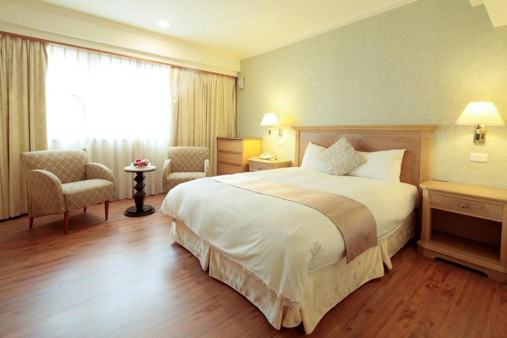 Cambridge Tainan Hotel